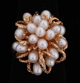 14k Yellow Gold and Cluster Pearls Ring