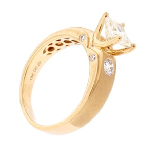 18k Yellow Gold and Radiant Diamond Ring