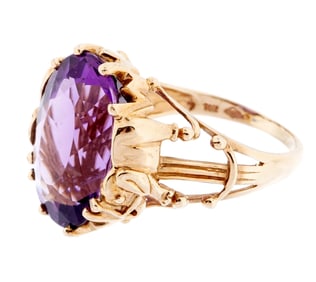 10k Yellow Gold and Amethyst Ring