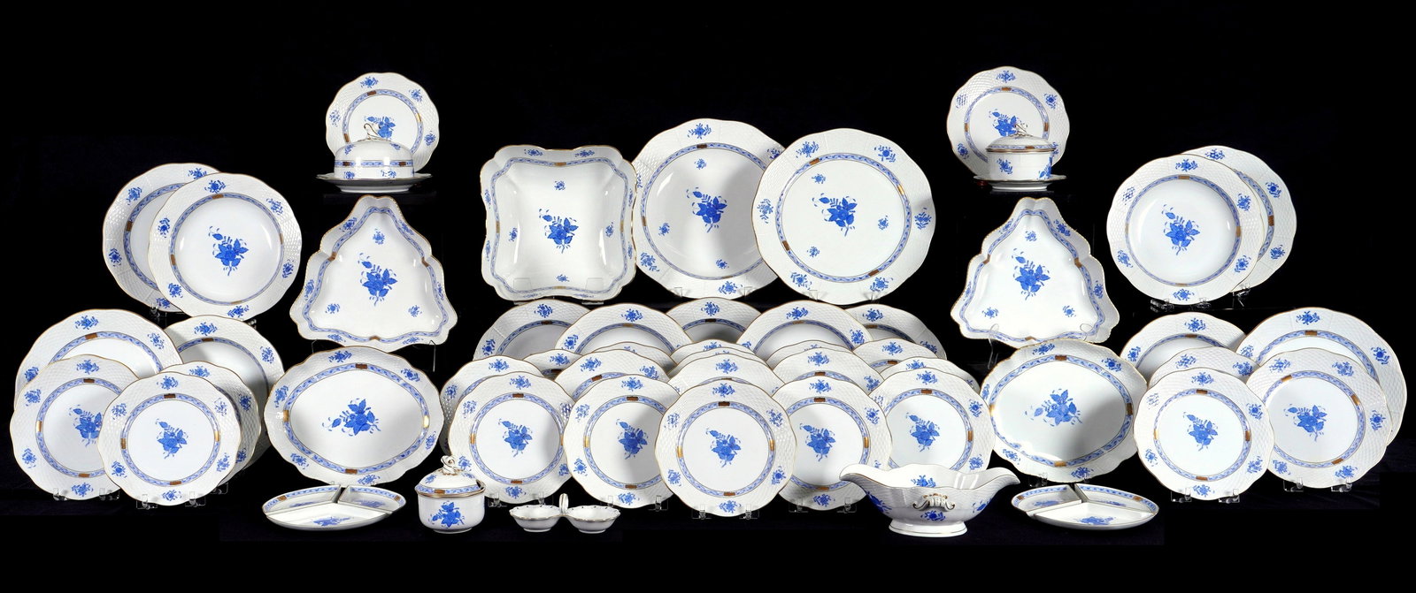 51 pc Herend Blue Chinese Bouquet China Set: 51 pieces in the Blue Chinese Bouquet pattern by Herend to include 4 plates (10"), 12 salad plates (7.5"), 9 soup bowls (9.5"), serving bowl (12.75"), chop plate (12"), 2 oval serving dishes (10.5" x