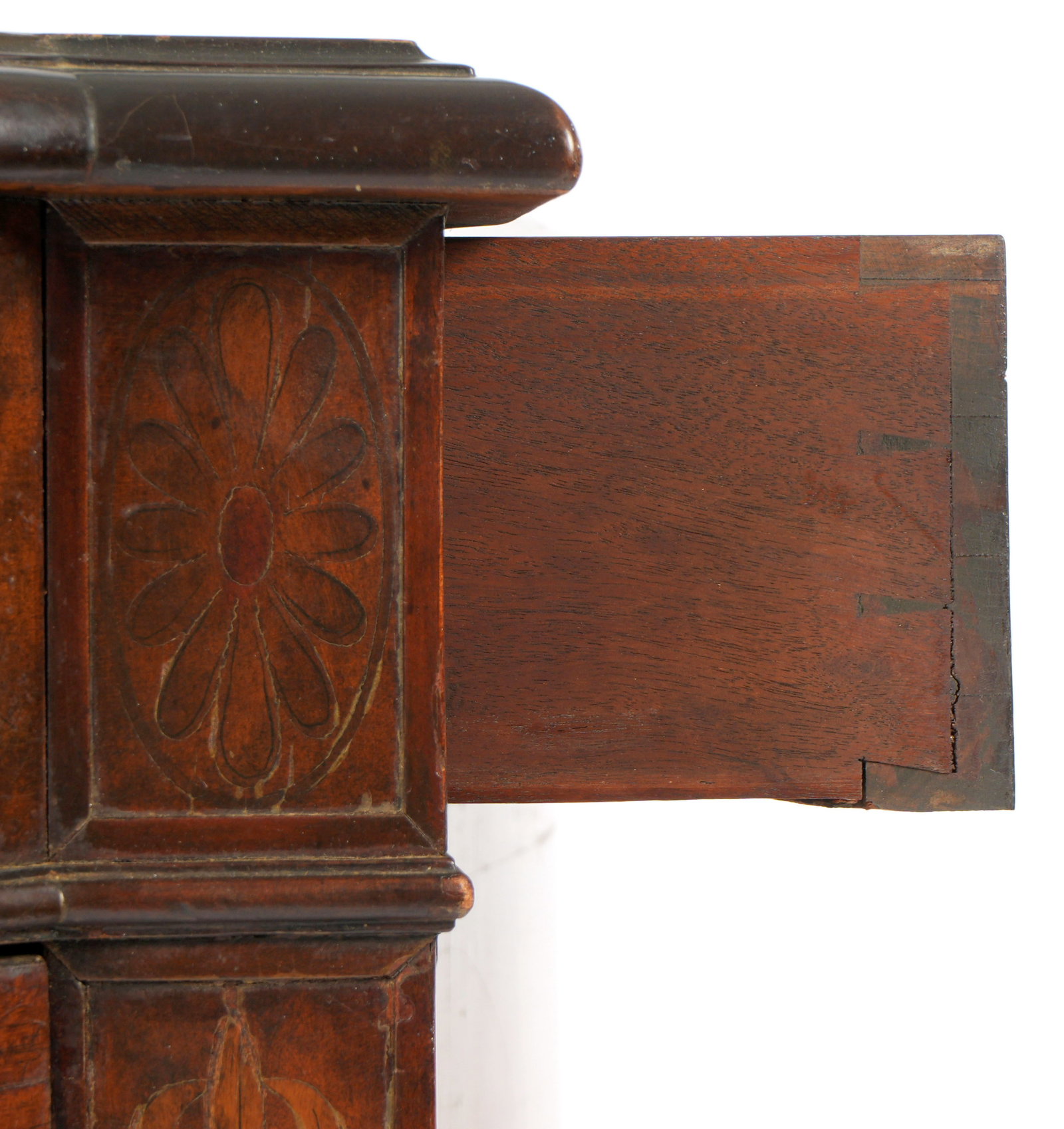 Pair Inlaid English Hepplewhite Serpentine Cabinets - 9