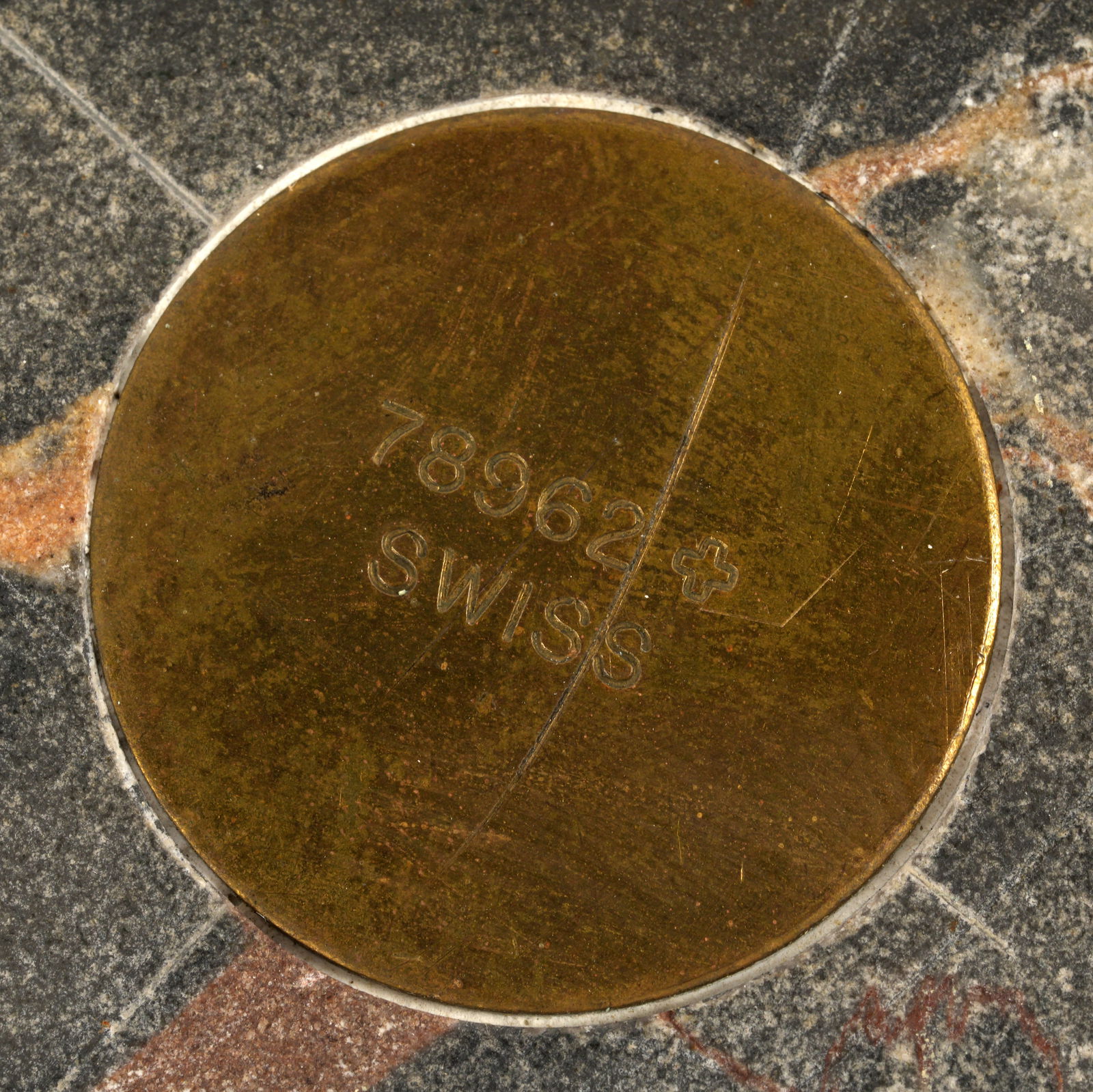 Zenith Bezel Wind Marble Desk Clock - 11