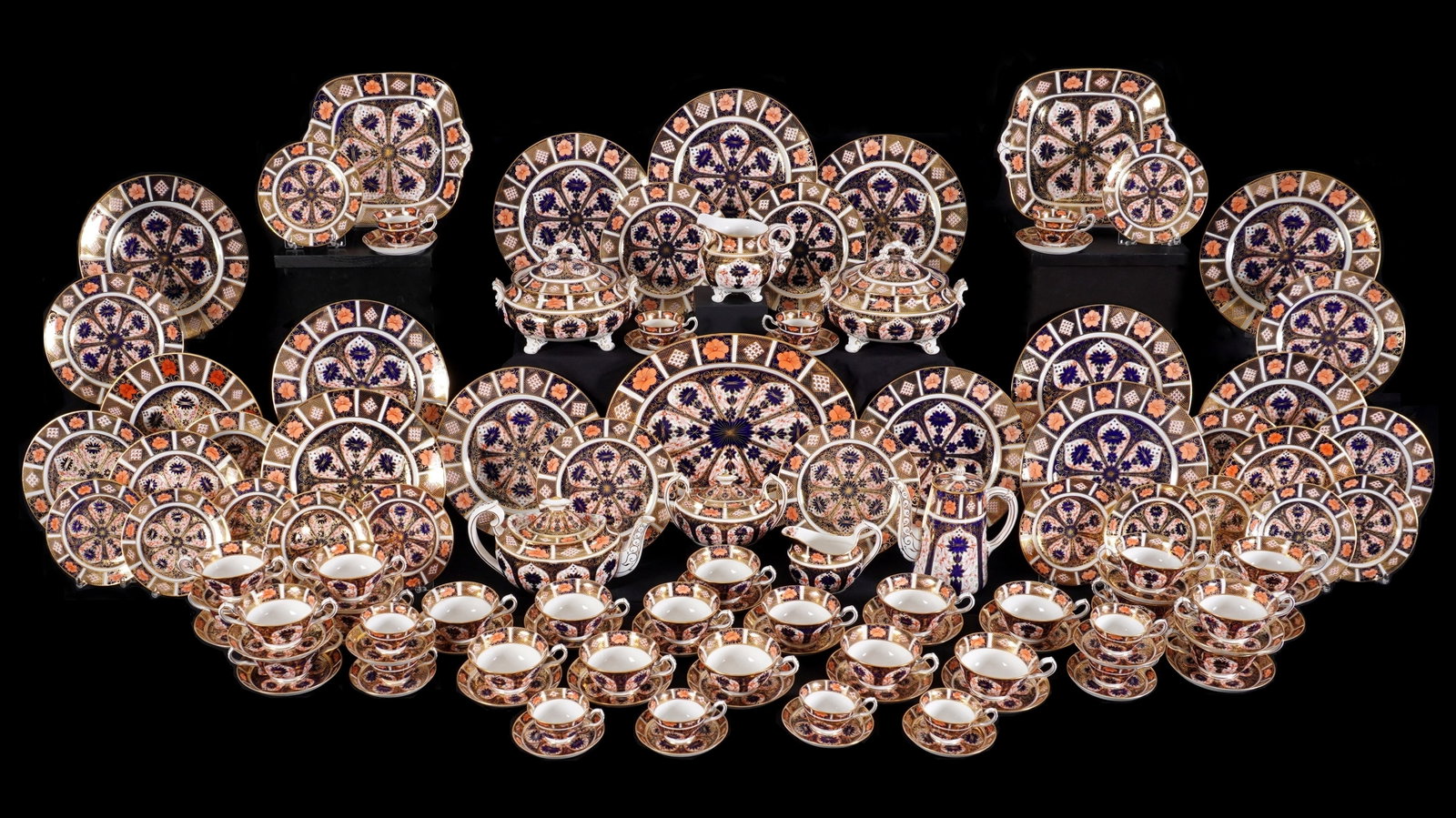 119 pc Royal Crown Derby Old Imari China (1 of 20)