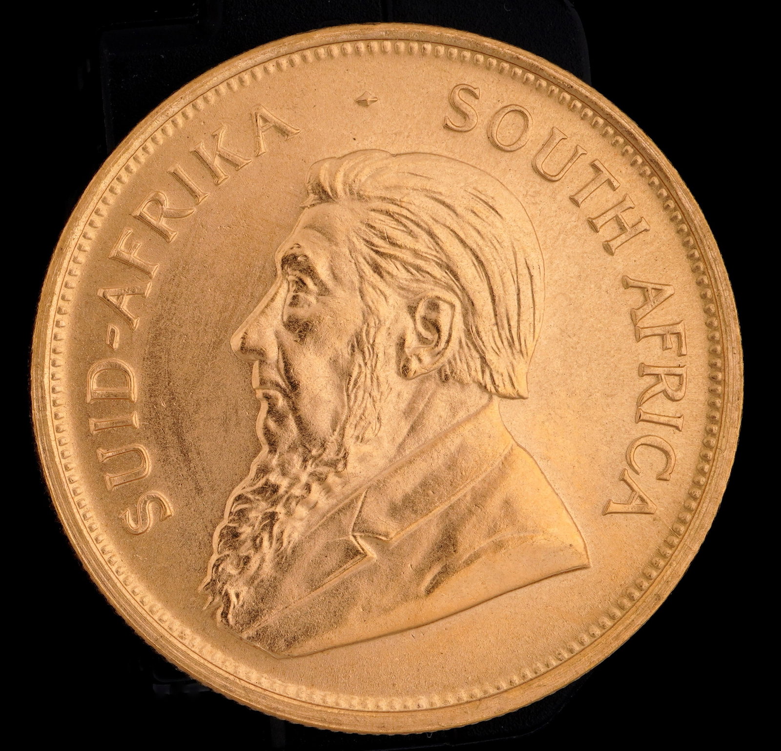 1975 South African 1oz Gold Krugerrand: 1975 South African 1oz gold Krugerrand, ungraded.