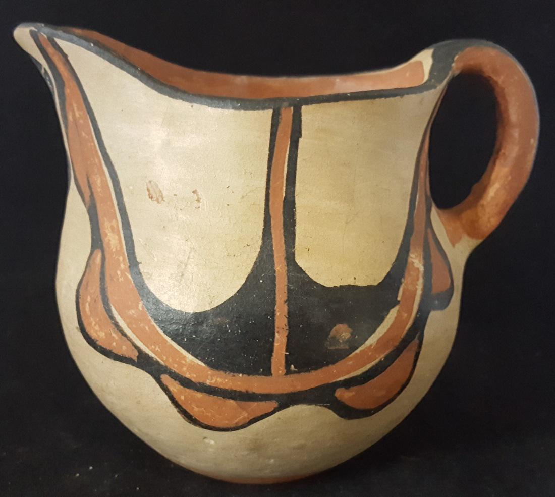 santo domingo pottery pitcher (1 of 6)