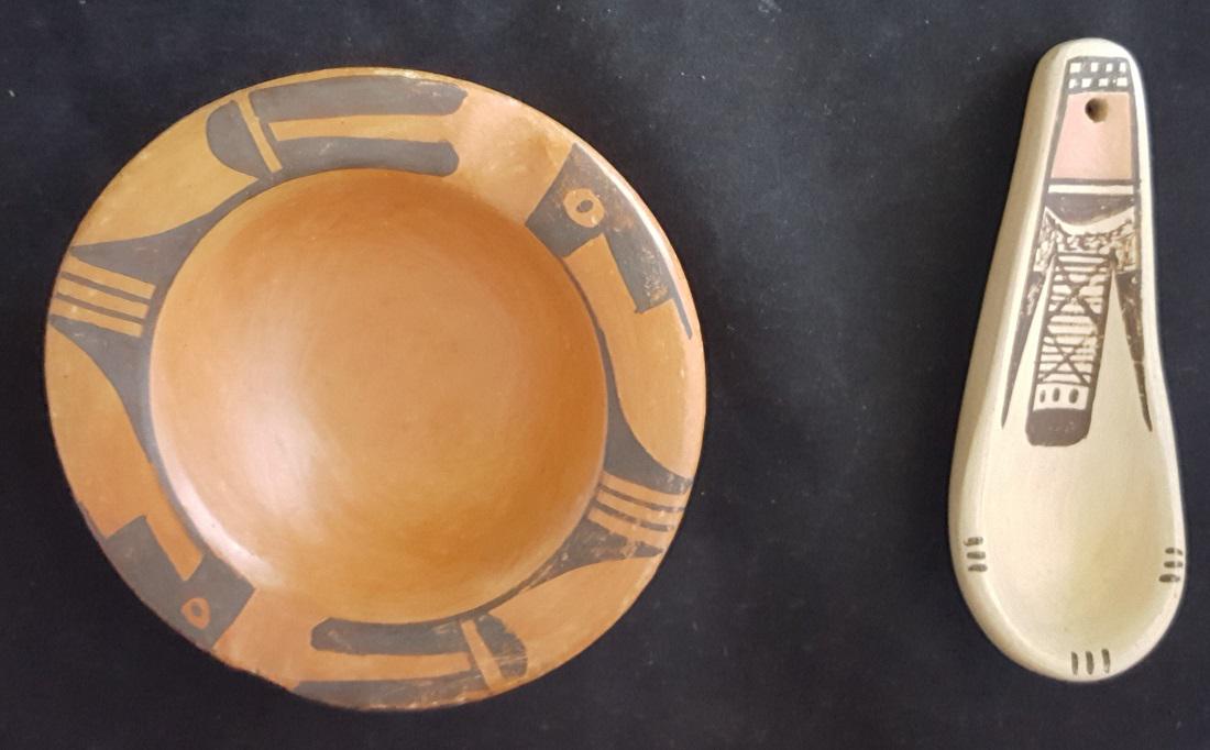 two hopi pots (1 of 2)
