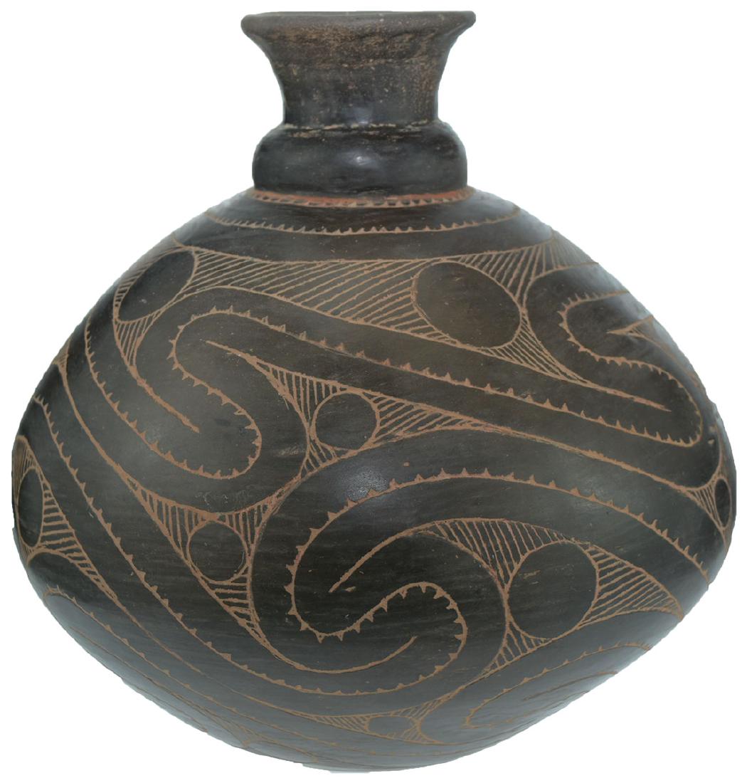 9" Caddo Engraved Bottle Reproduction.  Excellent (1 of 2)