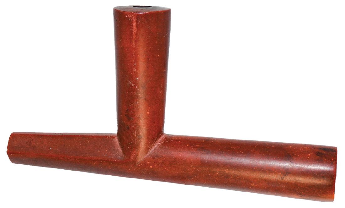 7 1/4" T-Pipe. Motley COA. North Dakota. Historic,: 7 1/4" T-Pipe. North Dakota. Historic, circa 1880-1910. Catlinite, G10. Ex-C.C. Smith. Motley COA