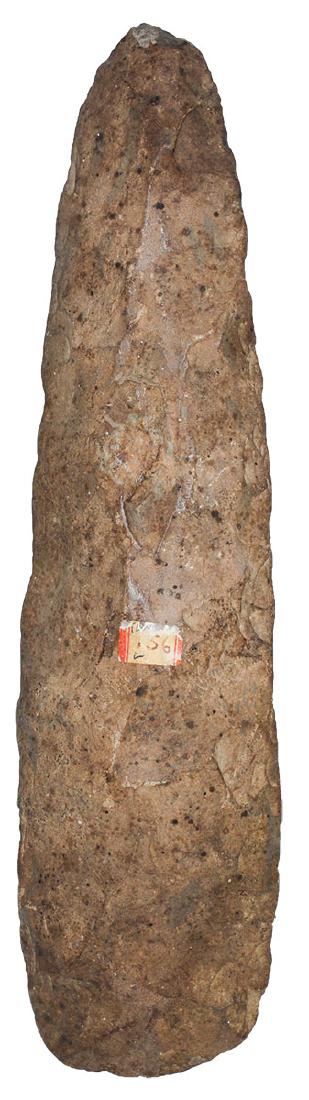 9 1/8" Dover Flint Celt.  Tennessee.  Well made, fine (1 of 4)