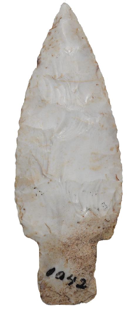 3 13/16" Alberta. Ex-Jim Crawford. Partain and Rogers: 3 13/16" Alberta. Powers Co, CO. Patinated, high grade Kimbell Chert. Thin, nicely made. Ex-Jim Crawford. Partain and Rogers COAs