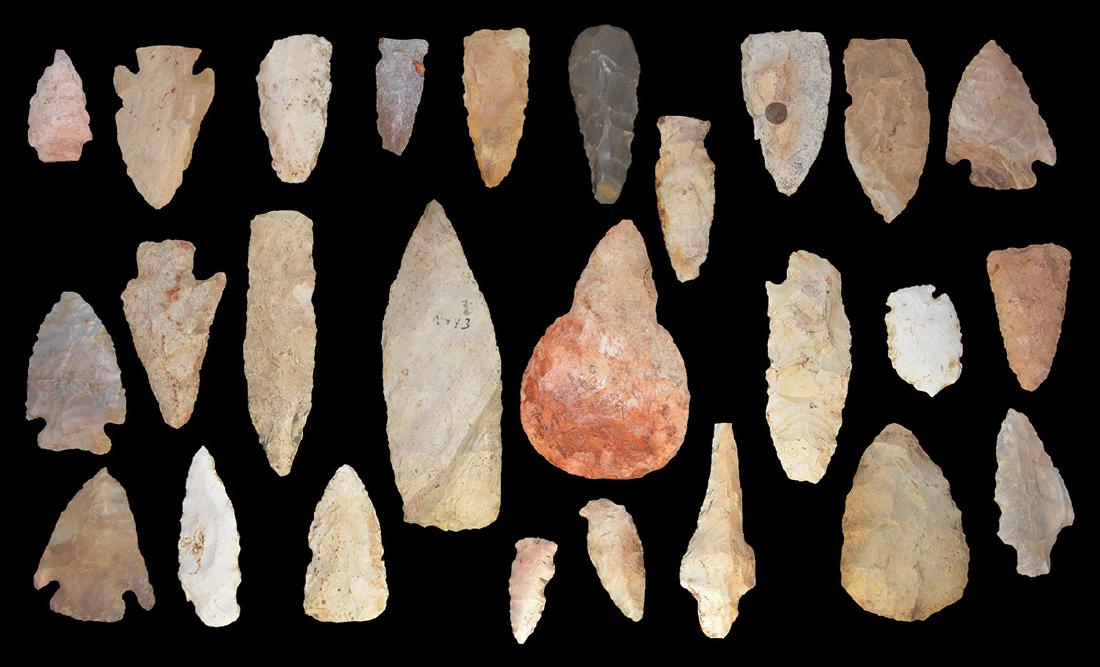 Group of 26 Illinois Points. All nice examples.: Group of 26 Illinois Points. All nice examples. Largest Blade is 4 7/8" (Greene Co.). Ex-Tommy Bryden