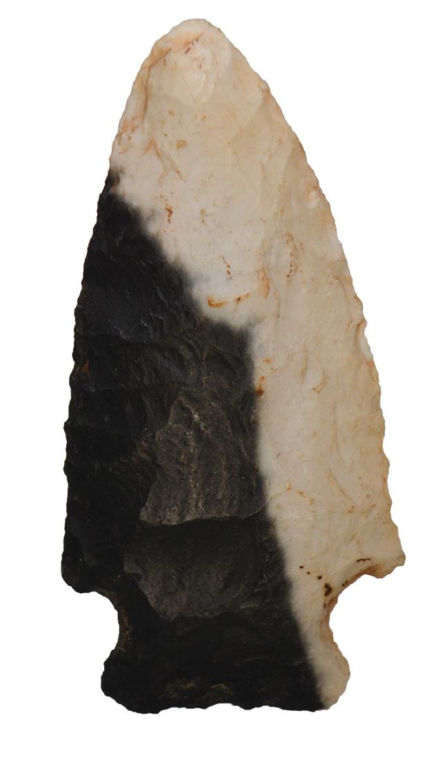 2 5/8" Hardin. Ex-Tommy Bryden, Roy Hathcock. Howard: 2 5/8" Hardin. Howard Co, MO. Striking black and white Novaculite. Neat piece. Ex-Tommy Bryden, Roy Hathcock