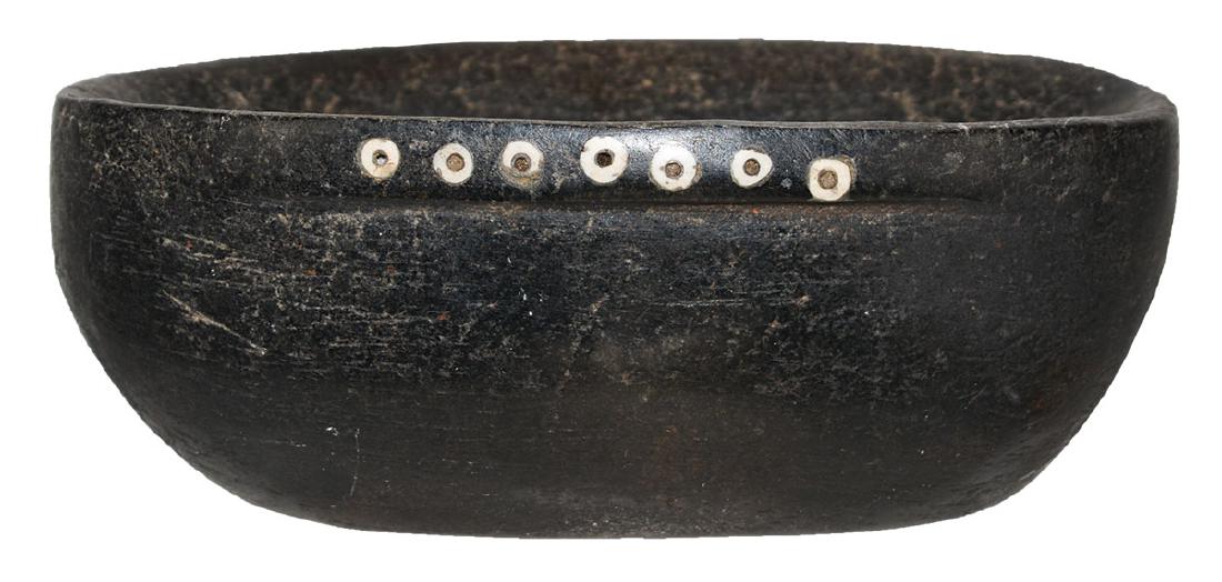 6 1/16" Chumash Steatite Boat with shell inlay. CA.: 6 1/16" Chumash Steatite Boat with shell inlay. CA. Excellent condition. 7 Shell Inlay Beads on each side. Late Prehistoric. An old Byron Anderson relic. Pictured in Who's Who #11 (p99)