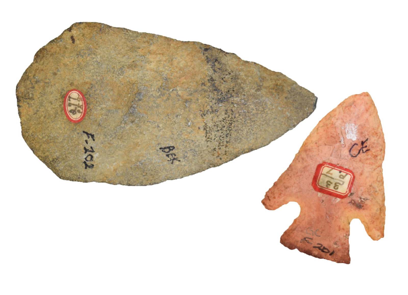 Two points from the Collins B. Allen Collection.: Two points from the Collins B. Allen Collection. 2 3/8" Cornernotch (Buffalo River Chert, marked 33/P7) and 4 1/2" Fleshing Knife (Rhyolite, marked 277/P58). Ex-Clyde Townsend, Earl Townsend