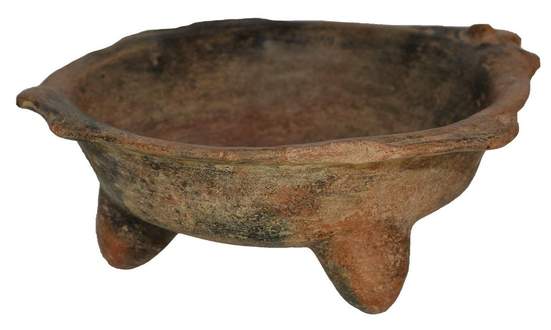 8 3/4" D. Mayan Fish Effigy Tripod Bowl. MX. Legs: 8 3/4" D. Mayan Fish Effigy Tripod Bowl. MX. Legs rattle. Fine finish. Appears solid. Pre-Columbian