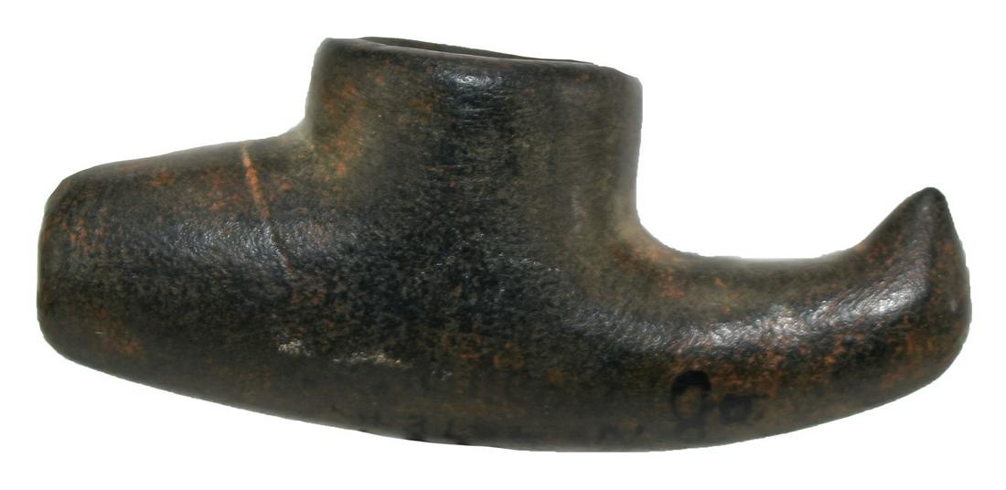 3 1/4" Hardstone Bird Effigy Pipe. Ex-Earl Townsend,: 3 1/4" Hardstone Bird Effigy Pipe. IN. Highly polished Hardstone. Scuffs on back side reveal heavy quartz content. Great history. Ex-Earl Townsend, Billy Bush, Judge Ed Payne, E.M. Braun Collections. 