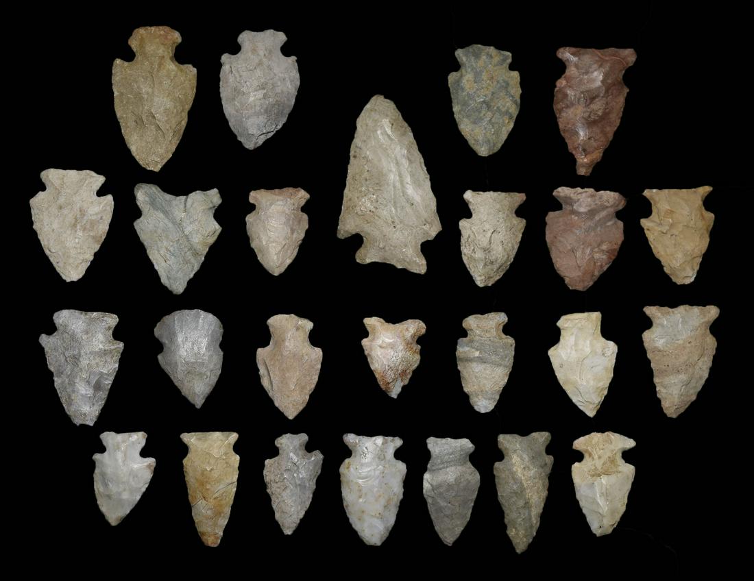 Group of 25 points from the Charles and Floyd Gish: Group of 25 points from the Charles and Floyd Gish Collection. 7/8"-2". Carroll Co, IN. Several Indiana Green