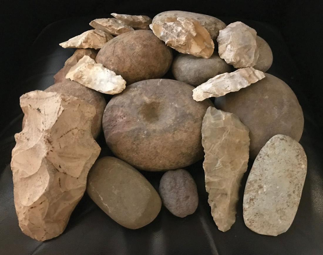 Group of 20 Stone and Flint Tools. Missouri. 3"-7: Group of 20 Stone and Flint Tools. Missouri. 3"-7 1/2". Flint Blades, Stone Manos, Nutting Stone, Flint Spade, Grooved Weight,. All in good condition. End of a collection. 3/25/20: Added photos to lis