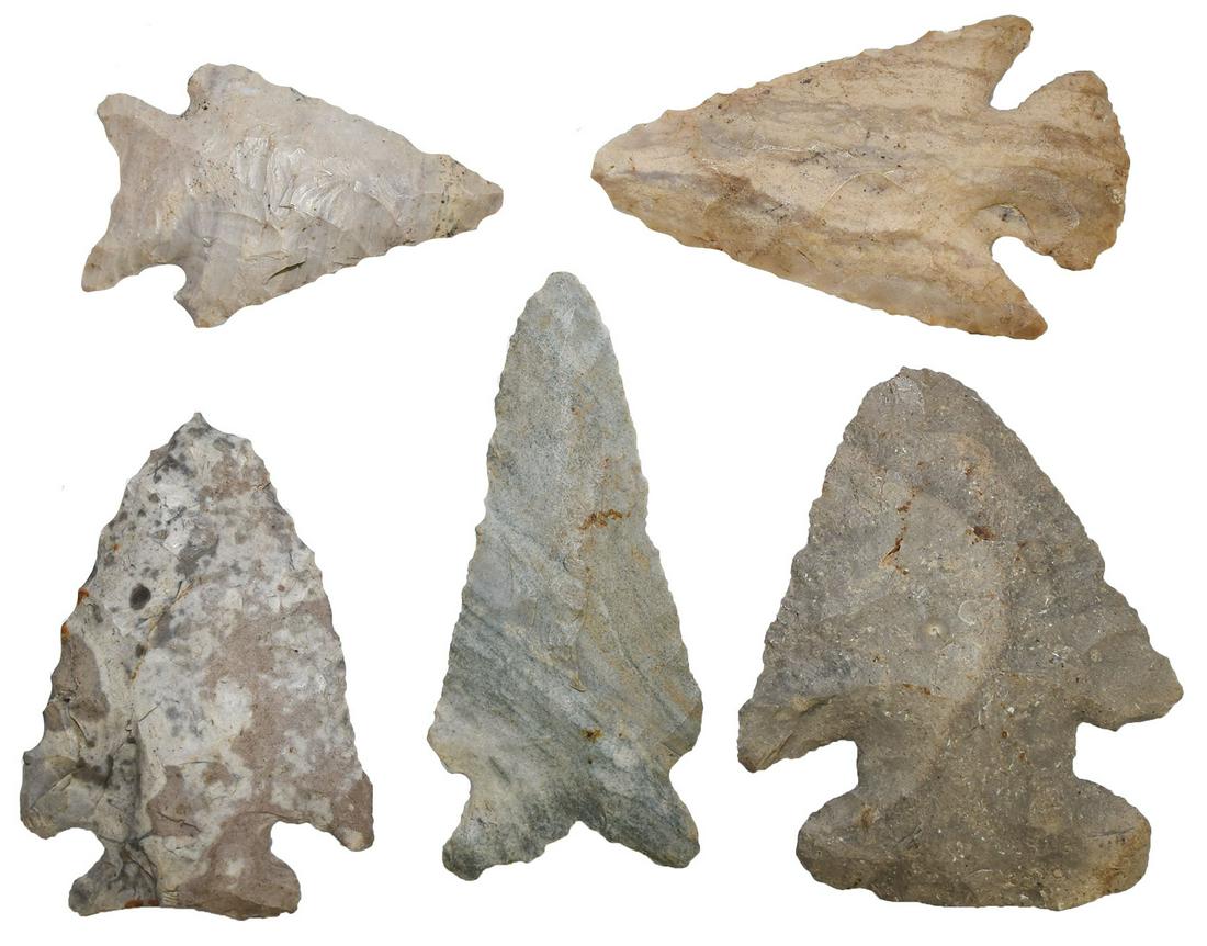 5 Points found in Steuben and Dekalb Cos, IN - Gish: 5 Points found in Steuben and Dekalb Cos, IN between 1902 & 1957. 1 3/4"-2 5/8". All nice points, includes Indiana Green Stilwell and Petrified Wood Hopewell. Ex-Dr. Gish, George Dawson