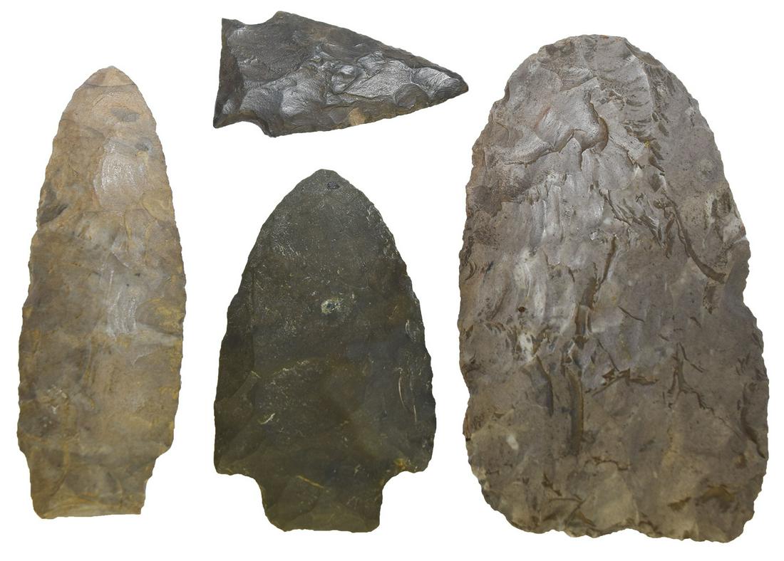 4 NY & PA Points. Nice flint artifacts, two with Davis: 4 NY & PA Points. 1 7/8" Susquehanna Broad (PA, Davis COA), 2 5/8" Robbins (Davis COA), 3 5/16" Robbins (NY) and 3 3/4" Fleshing Knife (Glens Falls, NY)