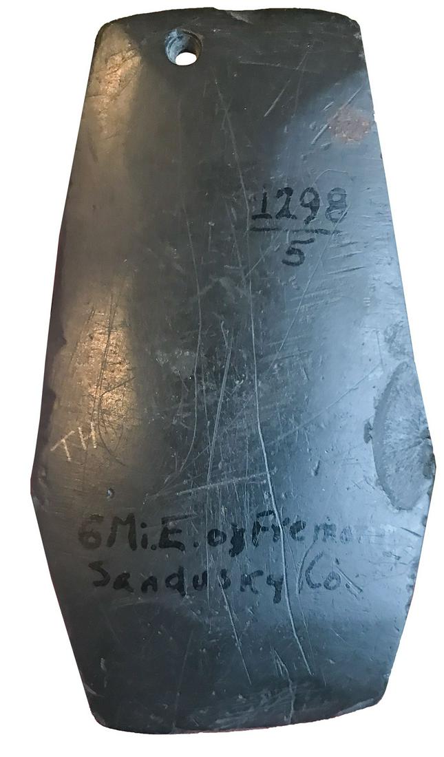 Mueser: 4 1/16" Engraved Pendant. Sandusky Co, OH (Fremont) . Polished black slate with cross hatches on front and light markings on back. Ex-William Teill, Dr. Gordon Meuser (1298/5). Pictured in WW#4 (p301)
