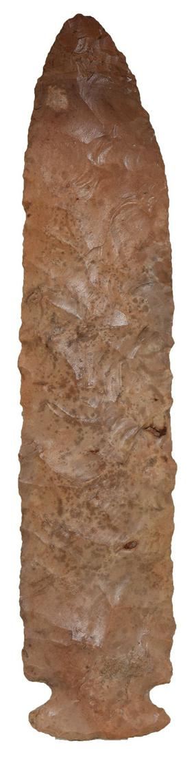 6 1/4" Warito with Rogers COA. Jackson Co, TN. Fine: 6 1/4" Warito. Jackson Co, TN. Large and well flaked point. Deep parallel flaking. Glossy gold Buffalo River Chert with red tip. Very fine condition. Ex-Tom Davis. Rogers COA