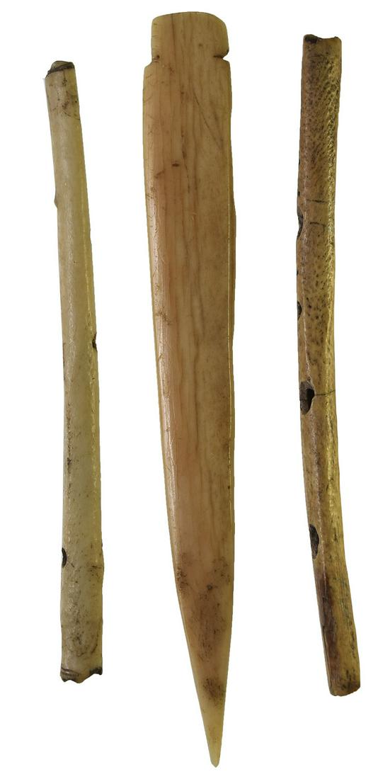 2 Turkey Bone Flute and Antler Awl. Feurt Site.: 2 Turkey Bone Flutes. 3 5/8" & 3 7/8" (larger is glued) and 4" Antler Awl (highly polished with notches). Feurt Site. Scioto Co, OH. Ex-Pat Orsary, J. Feurt