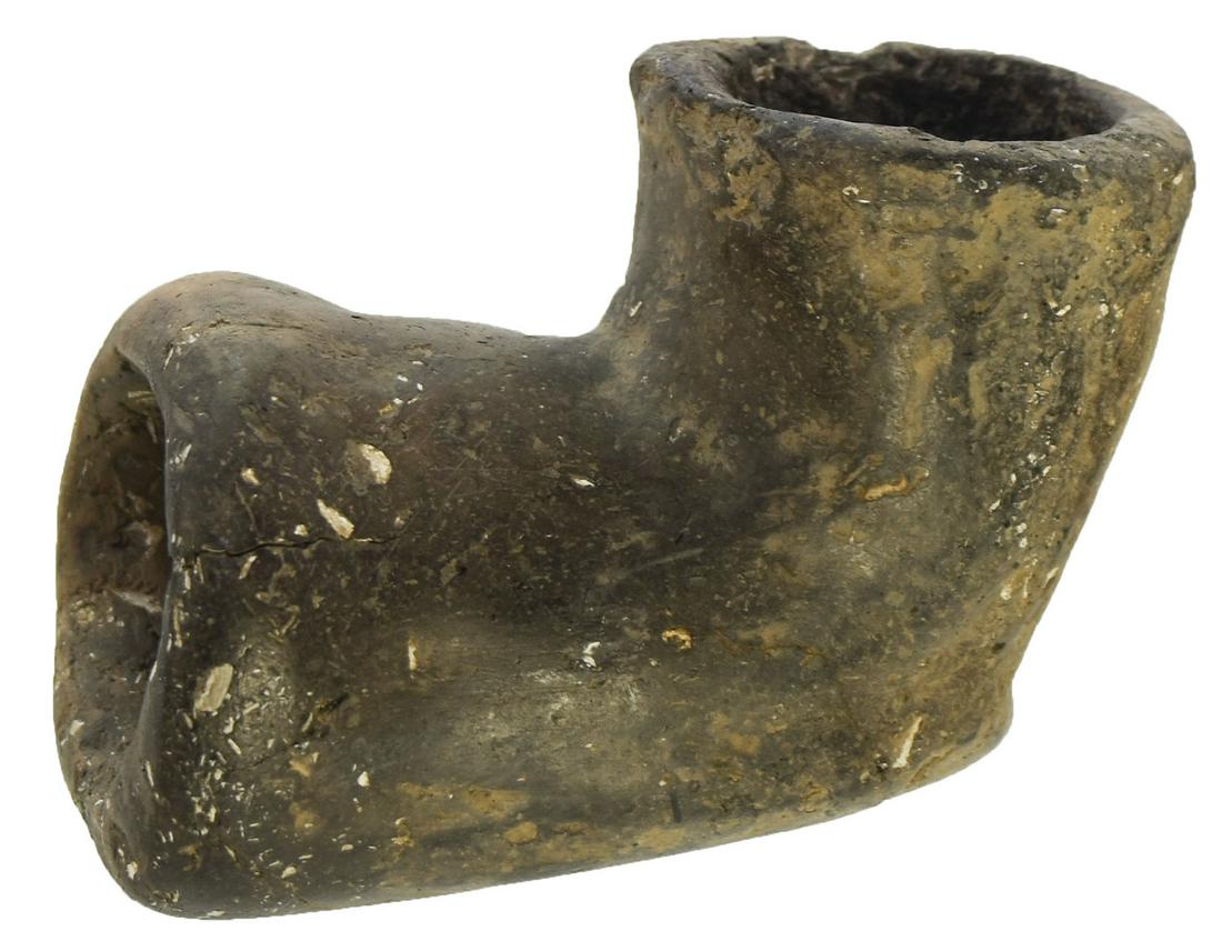3" Clay Elbow Pipe. Davis COA. Mississippi Co, AR.: 3" Clay Elbow Pipe. Mississippi Co, AR. Some pressure cracking. Ex-Doug Underwood, Dr. John Mountjoy. Davis G7 COA