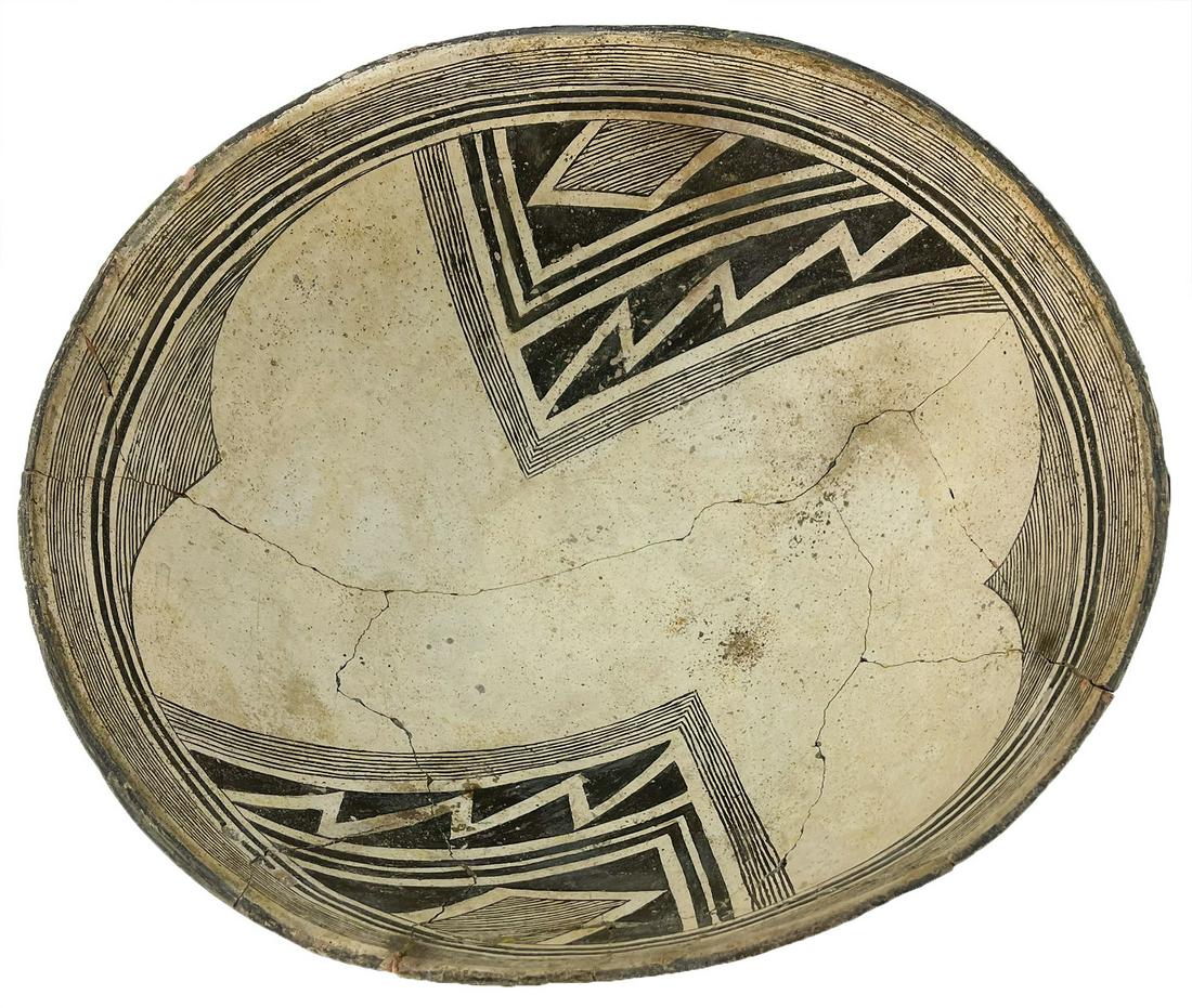 12" D. Mimbres Bowl. Classic Fine Line style. NM. Ample (1 of 2)