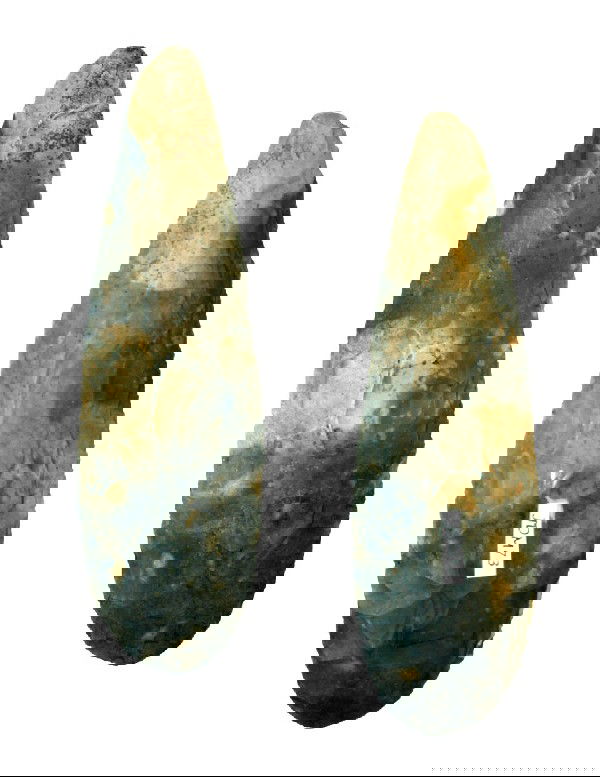 7 3/4" Flint Celt. Belize. Olmec. Perino Paper: 7 3/4" Flint Celt. Belize. Olmec (800-300 BC). Perino Paper