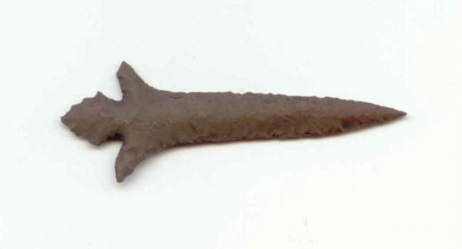 2 7/16" Hayes. Partain Paper. Pike Co, AR. Rile: 2 7/16" Hayes. Partain Paper. Pike Co, AR. Riley Site. Chocolate Kiamichi Flint. Cricket style base. Pictured in Prehistoric Antiquities Quarterly. Will be pictured in the upcoming full-color book, "P