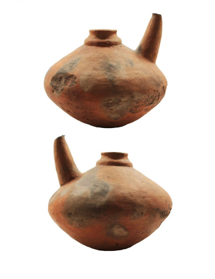8" Rare Blonde Teapot. AR Davis G8 Paper: 8" Blonde Teapot. Arkansas. Solid. Rare blonde example. Davis G8 Paper