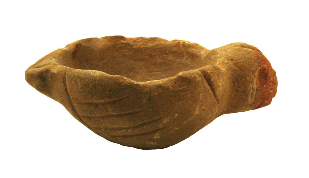 7 7/16" Stone Bird Effigy Bowl. NC. Old and rare: 7 7/16" Stone Bird Effigy Bowl. NC. Old and rare