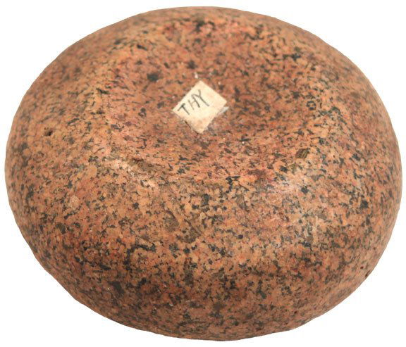 3 3/4” Discoidal. Alabama. Ex-T. Hugh Young: 3 3/4” Discoidal. Alabama. Ex-Pipes, T. Hugh Young (has young sticker)