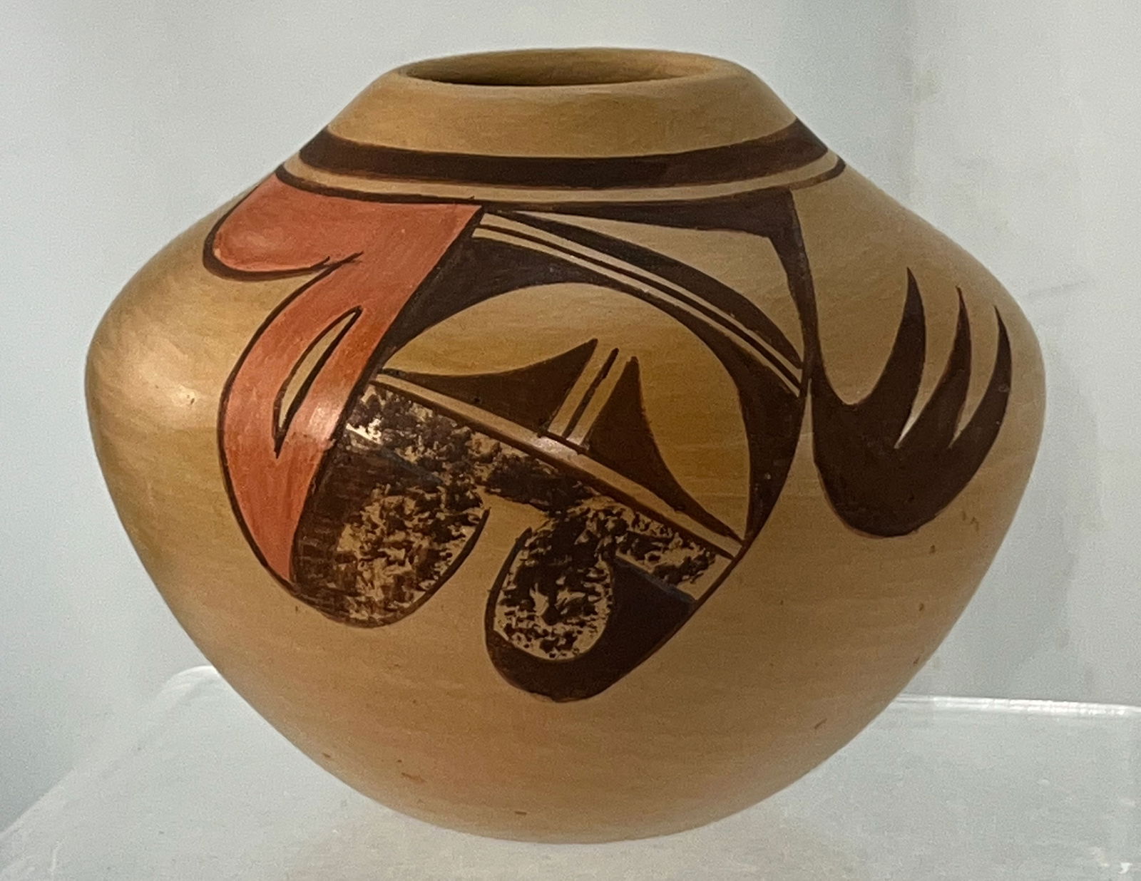 4 Nampeyo Jars. Ex-Tom Davis.: 4 Nampeyo Jars. Three of them by Adelle Nampeyo, one by Verdine Polacco. Ex-Tom Davis.