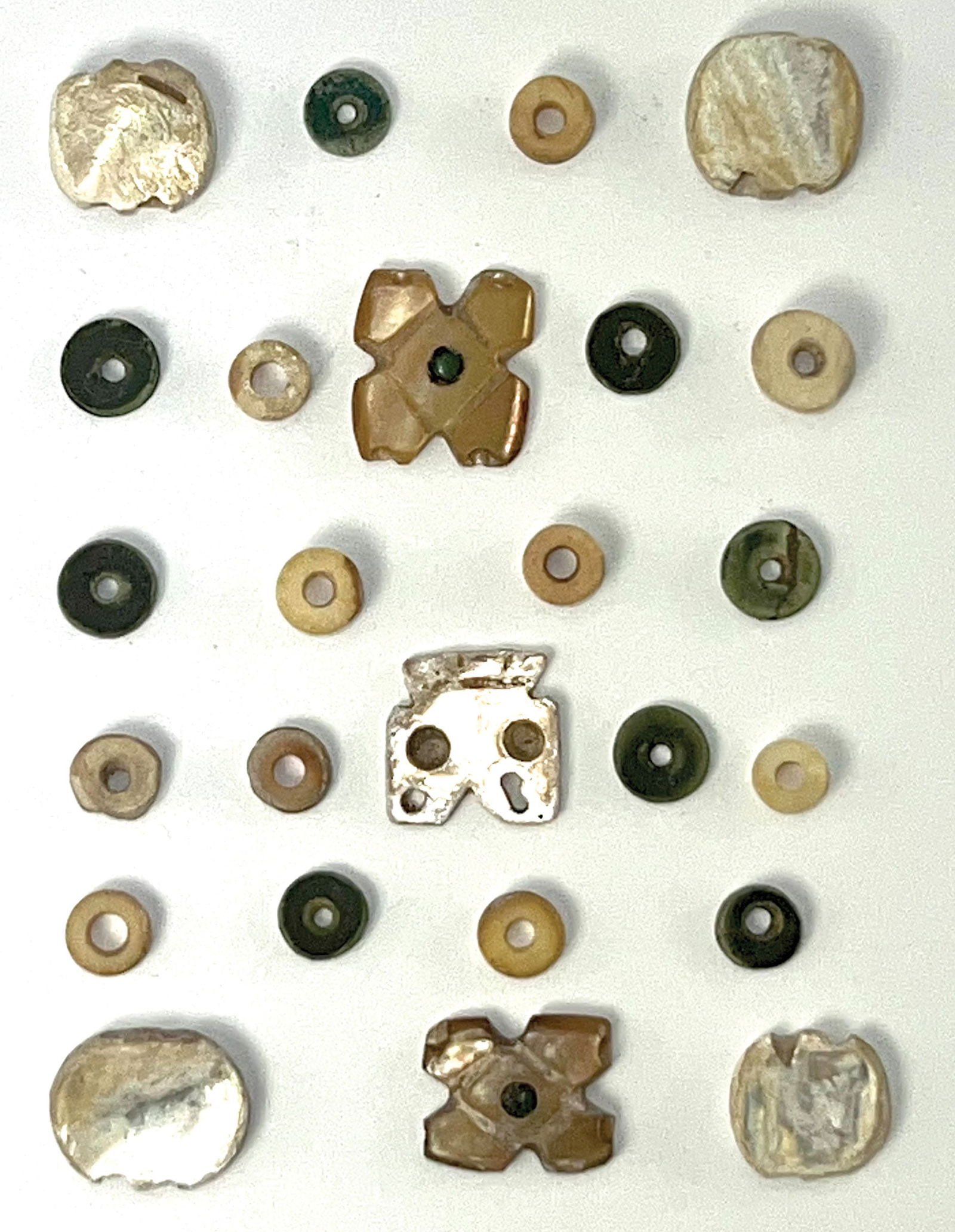 25 Shell Beads. 1/4"-5/8". Northwest Coast. Ex Gordon Noakes. (1 of 1)