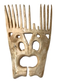 4 1/4" Iroquois Effigy Comb. New York. Kissing Otters Design.