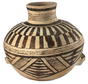 8 1/2" Black and White Southwestern Bowl (Mesa Verde). Arizona. Ex Quinton Matson.