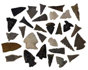 30 points. 3/4" to 1 1/2" Variety of Matieral and Styles. Midwest. Ex Bob Croasdale Collection.