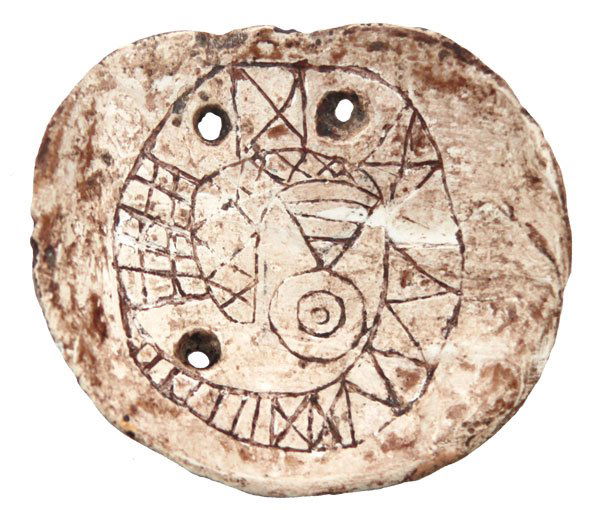 2 11/16” Engraved Shell Gorget. OH. Dr. Hasewinkel: 295. 2 11/16” Engraved Shell Gorget. OH. Dr. Hasewinkel