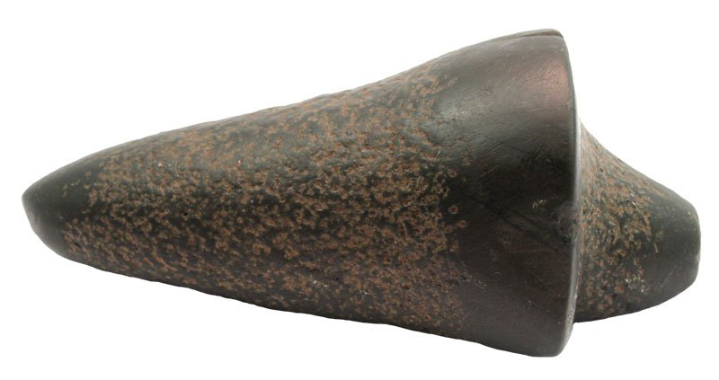 3 1/2" Hardstone Lizard. Pictured in the Meuser Book: 3 1/2" Hardstone Lizard with highly defined sholders. Butler Co, OH. Ex-Dr. Meuser. Pictured in the Meuser Book (Converse, p156). A rare hardstone example in very good condition