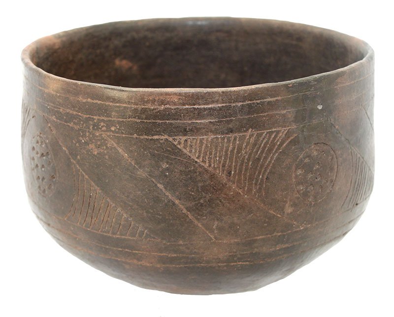 7" D. Crocket Curvilinear Bowl. Pictured in Caddo: 7" D. Crocket Curvilinear Bowl. One of the earliest Caddo types. Miller Co, AR. From the famous Crenshaw Site. Fine condition. Pictured in Caddo Indian Pottery (1981, fig 9). Sam Johnson
