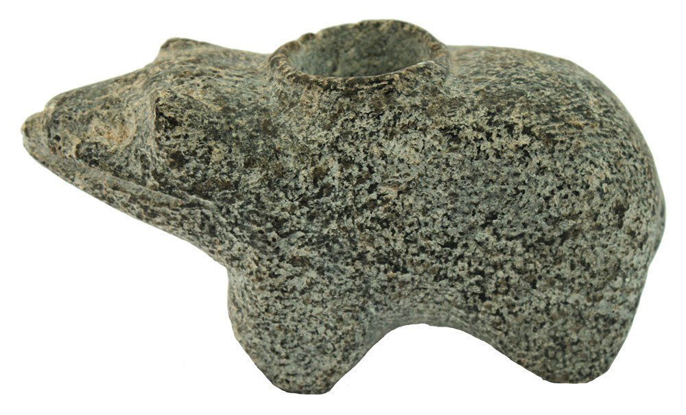 3 1/2" Bear Effigy Pipe.  Early Historic example from (1 of 2)