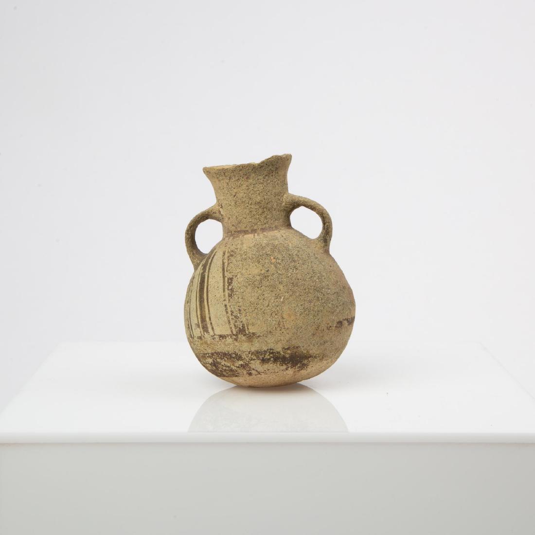 A PRE-COLUMBIAN PERU TRIBAL POTTERY VESSEL (1 of 12)