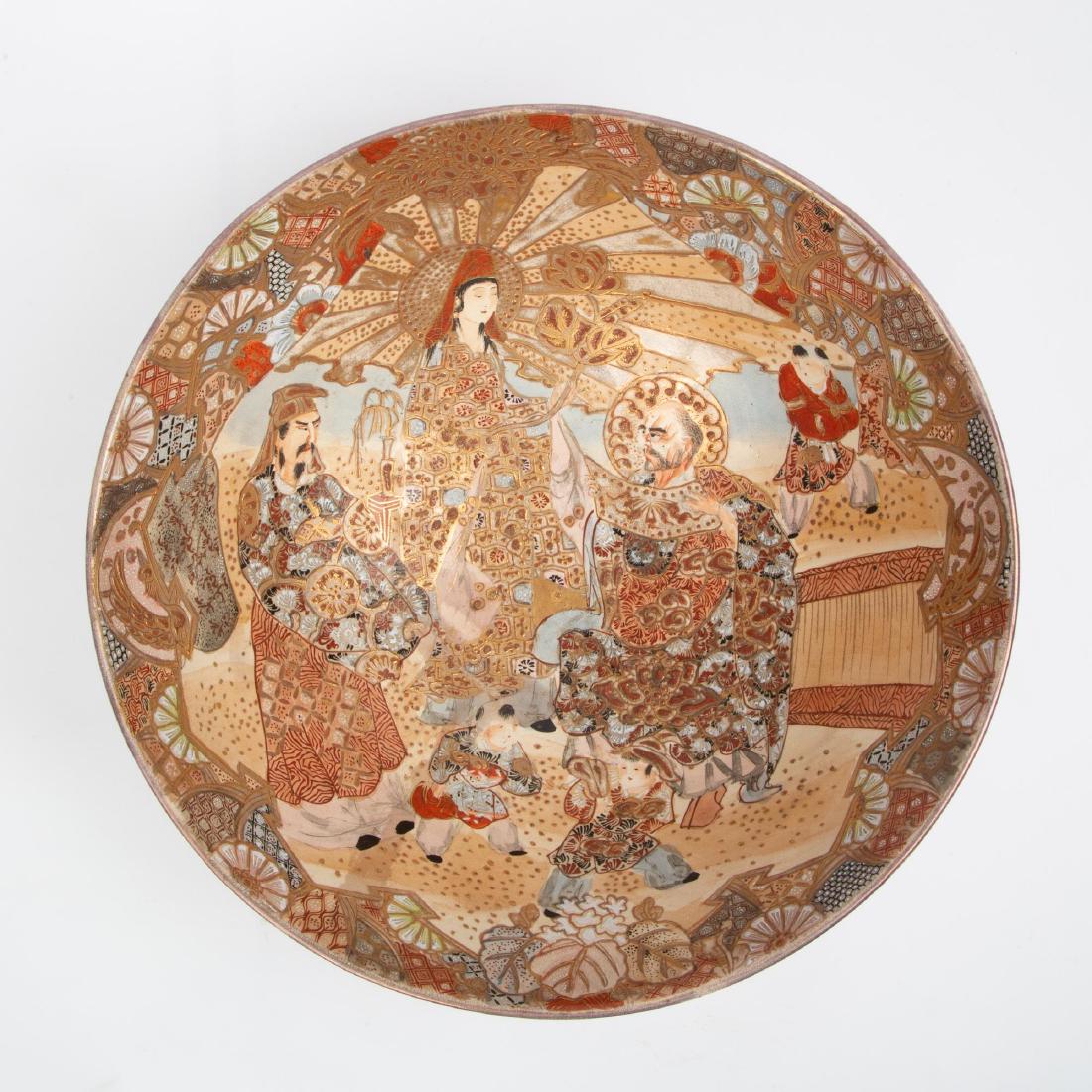 LARGE JAPANESE SATSUMA-STYLE BOWL, MEIJI (1868-1912): Large Satsuma-style bowl decorated with figural motifs and a dense, multicolor brocade pattern and chrysanthemum flower design on the side of the body, base unmarked. The inner side of the bowl shows 