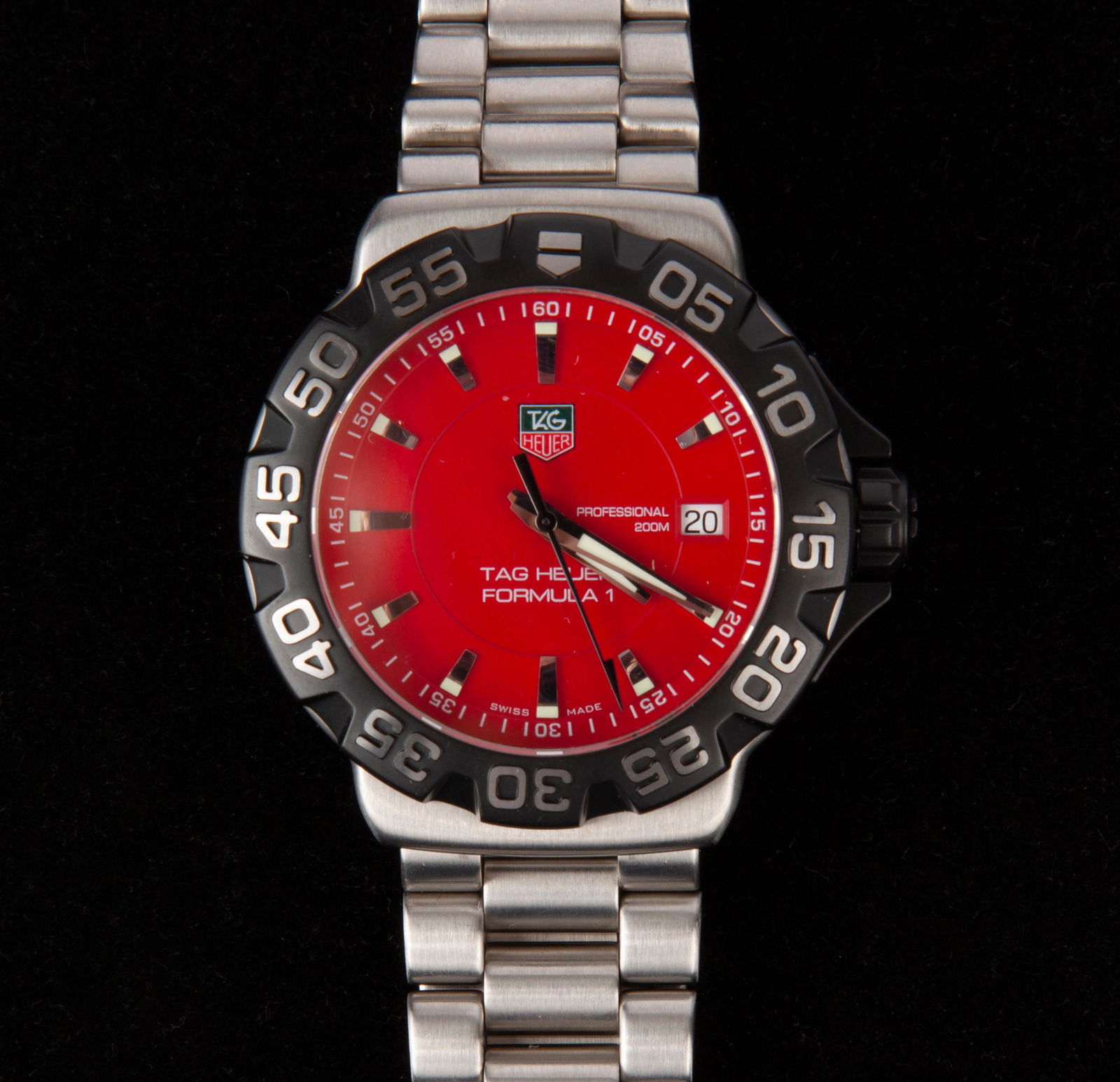 Tag heuer formula 1 red cheap dial