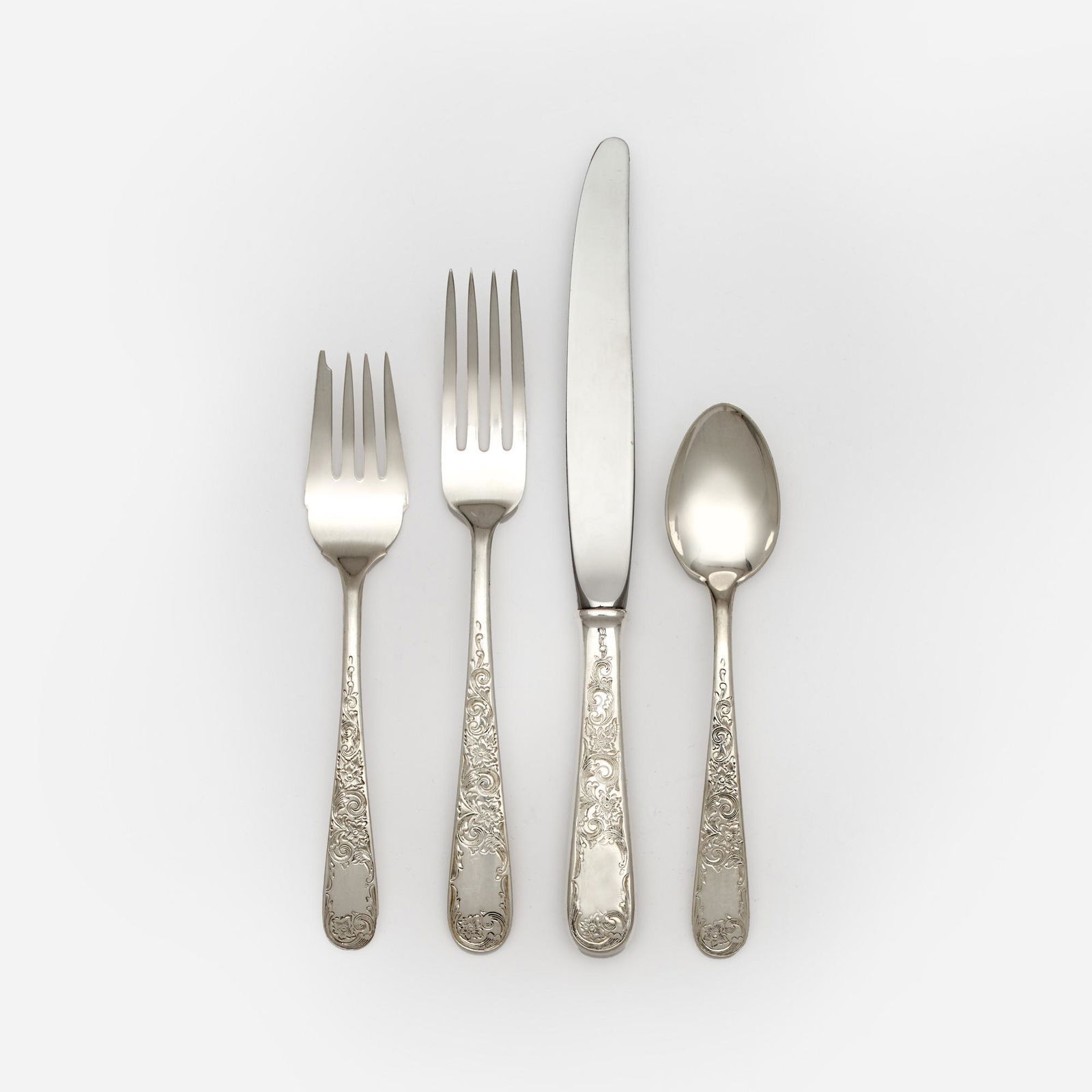 Kirk "Old Maryland" Sterling, 62 Pieces (68.23 ozt) (1 of 5)