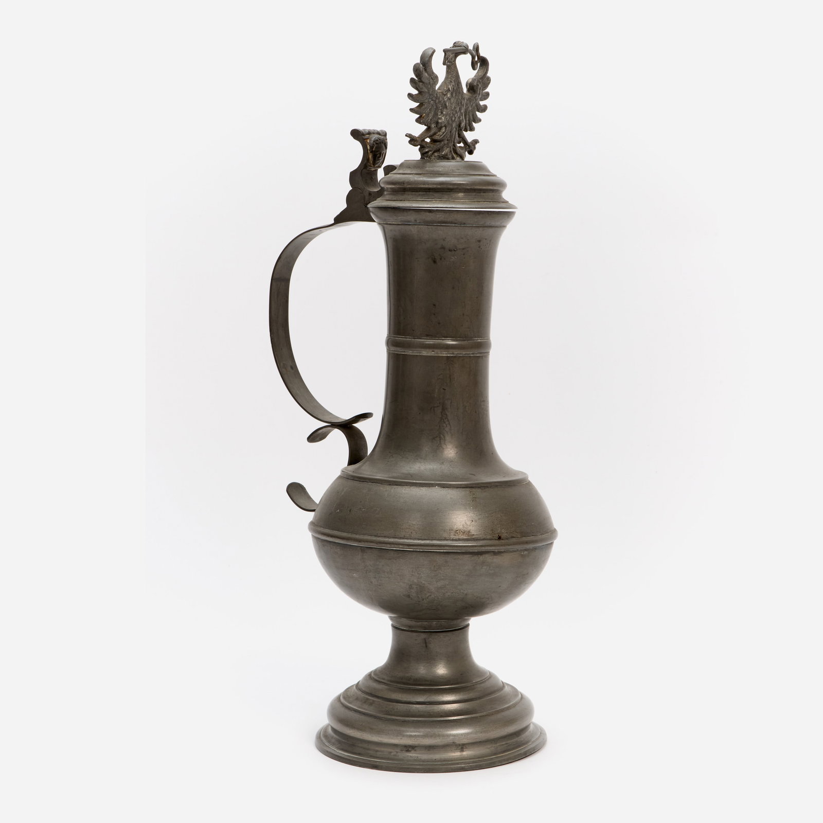 Antique Pewter Flagon with Eagle Finial (ca. 1689) (1 of 8)