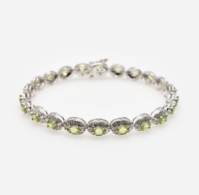 Peridot Bracelet 10k white gold, 7" long