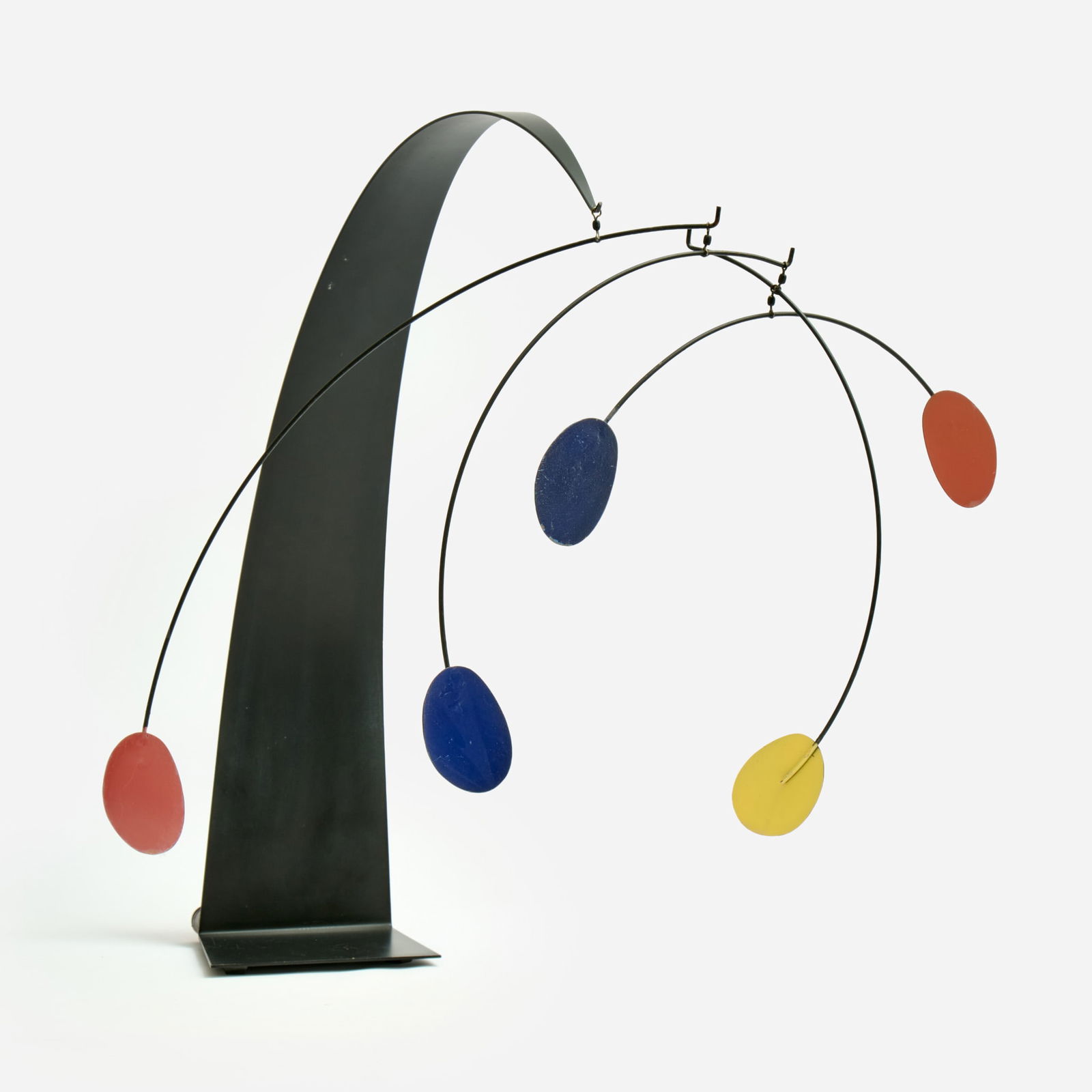 Curtis Jere Calder-Style Mobile (1987): Curtis Jere Calder-style mobile, 1987 Painted steel 24 1/2" x 40" x 30" A kinetic sculpture in the manner of Alexander Calder, signed and dated to the base.